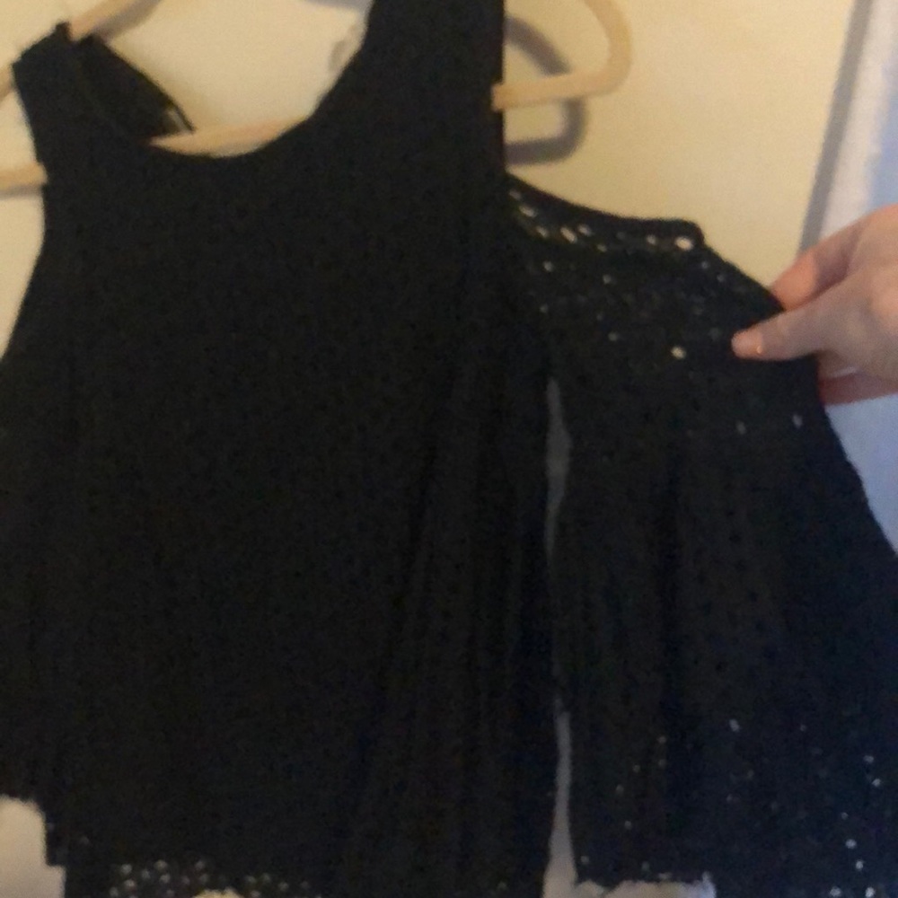 Long Sleeved Black-Patterned Blouse - image 3